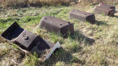 4 Bathtubs & 1 Farmhouse Sink