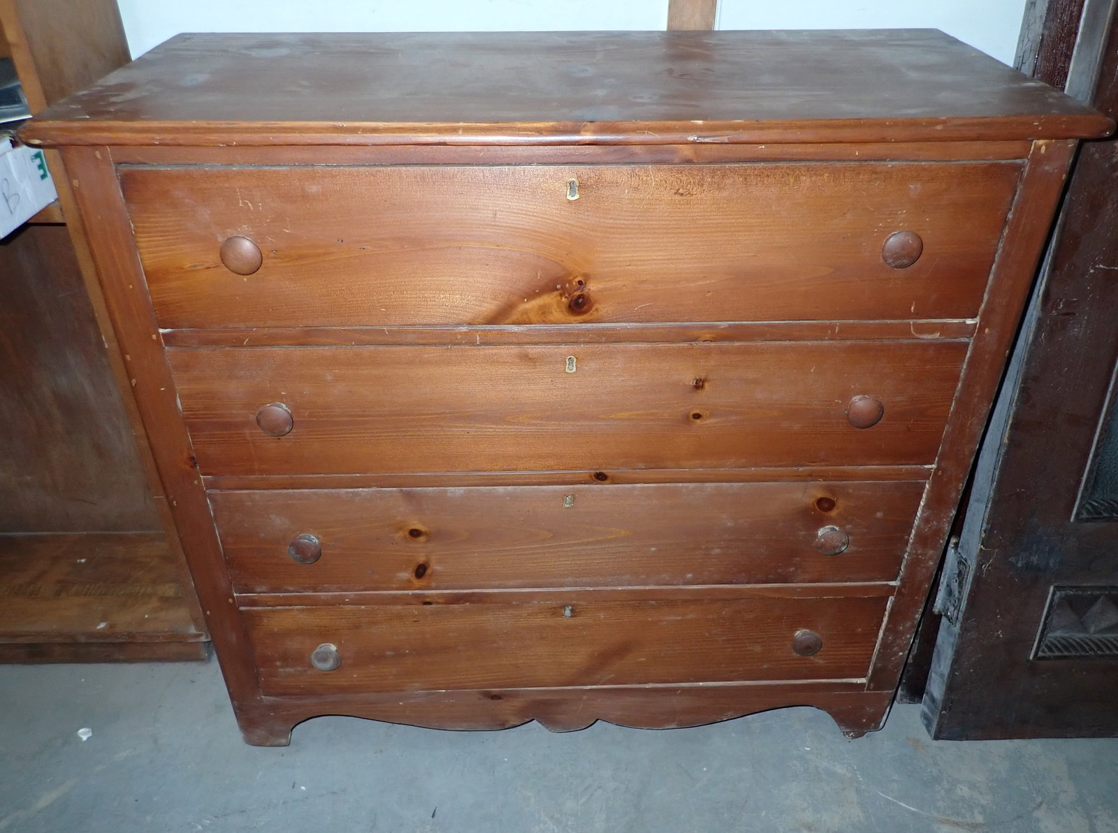 4 Drawer Chest: Approx 17" X 39" x 36 1/2" tall. No in house shipping ! Bring help to remove !