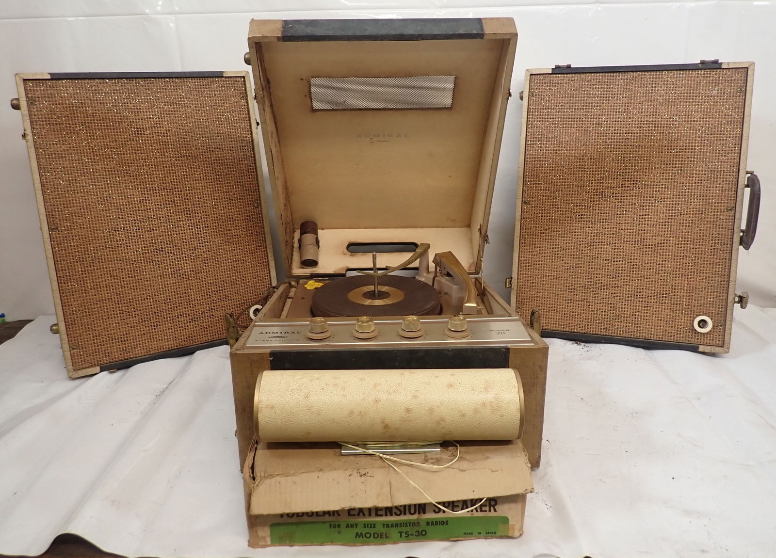 Admiral Stereophonic Turntable w/ Speakers & Tubular Speaker (1 of 9)