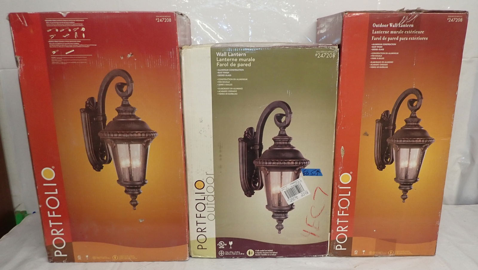 3 Outdoor Wall Lanterns: We do not guarantee they are complete. No in house shipping !