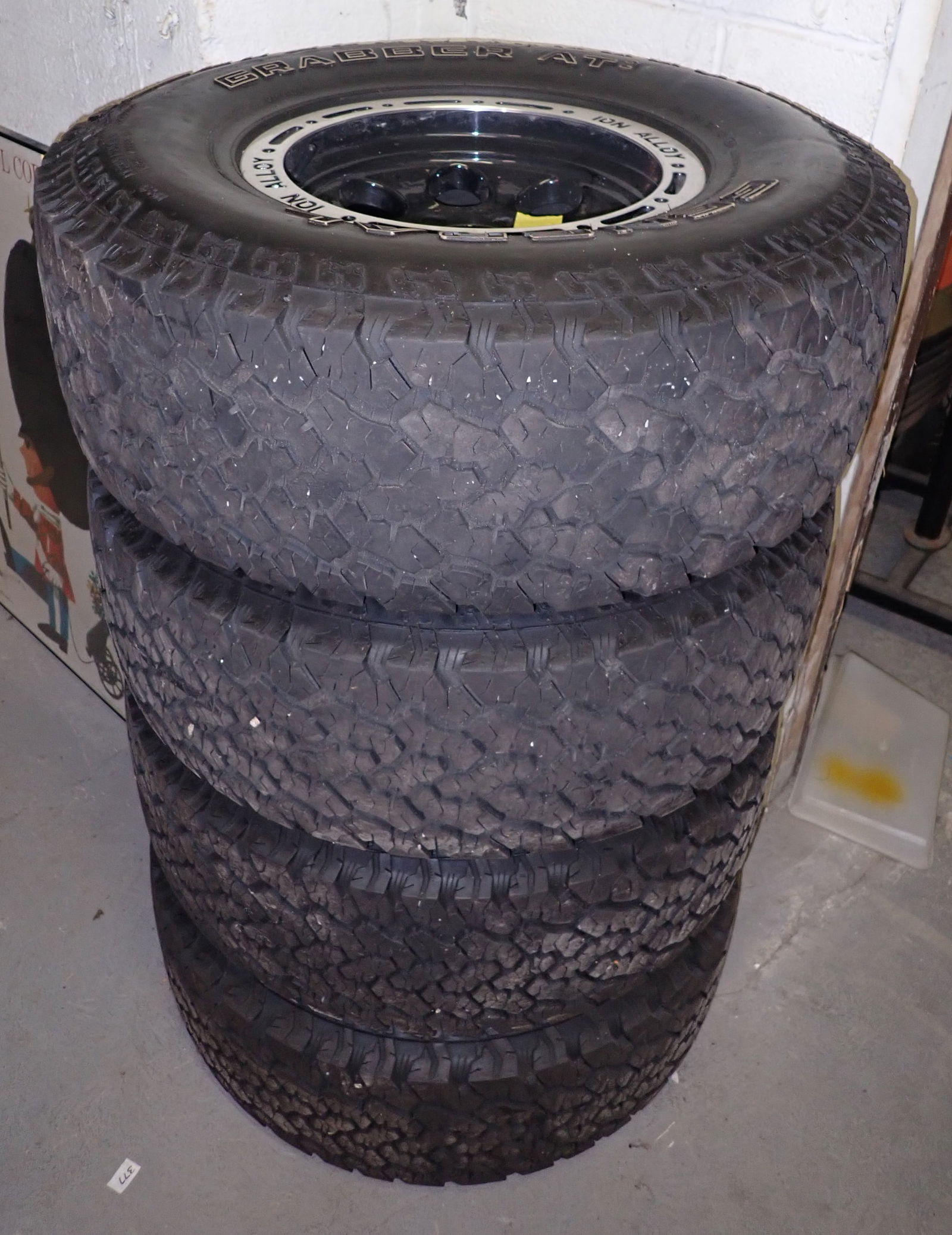 2015 Jeep Wrangler Rims & Tires (1 of 6)