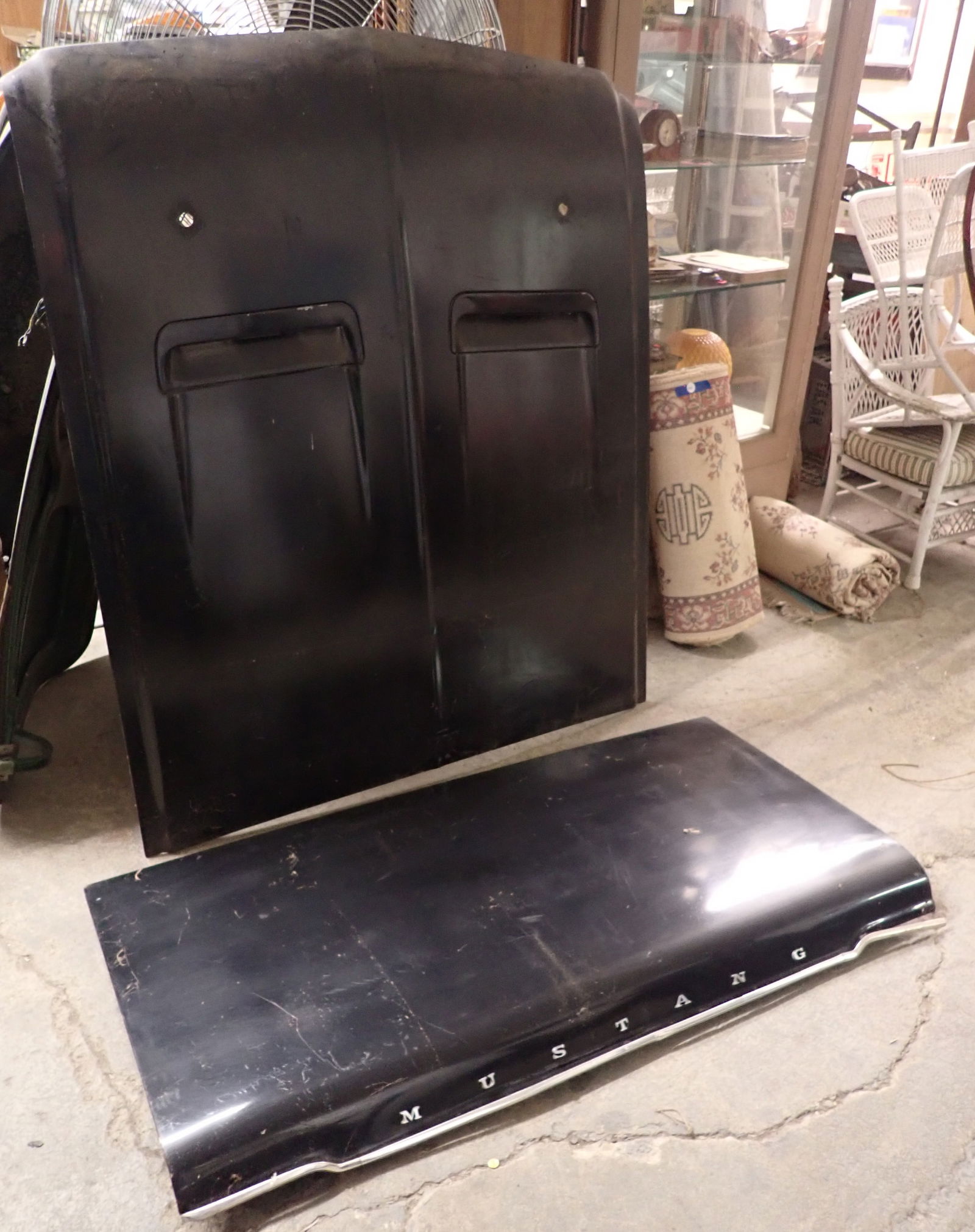 Mustang Hood & Trunk Lid: NO in house shipping !