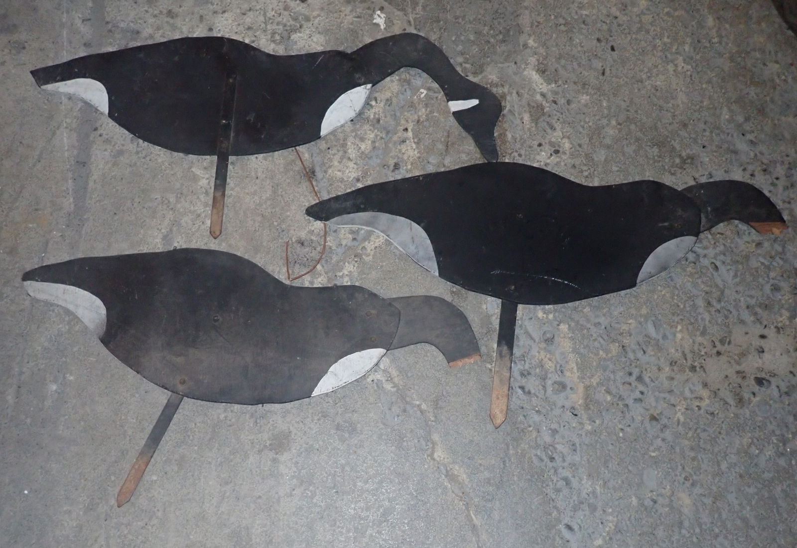 Wooden Goose Decoys: No in house shipping !