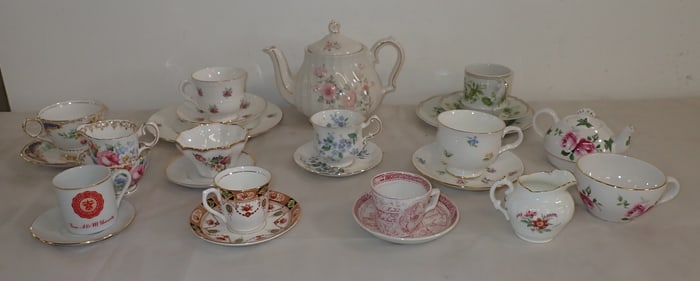 Sadler Teapot , Staffordshire , Paragon & Misc Cups / Saucers