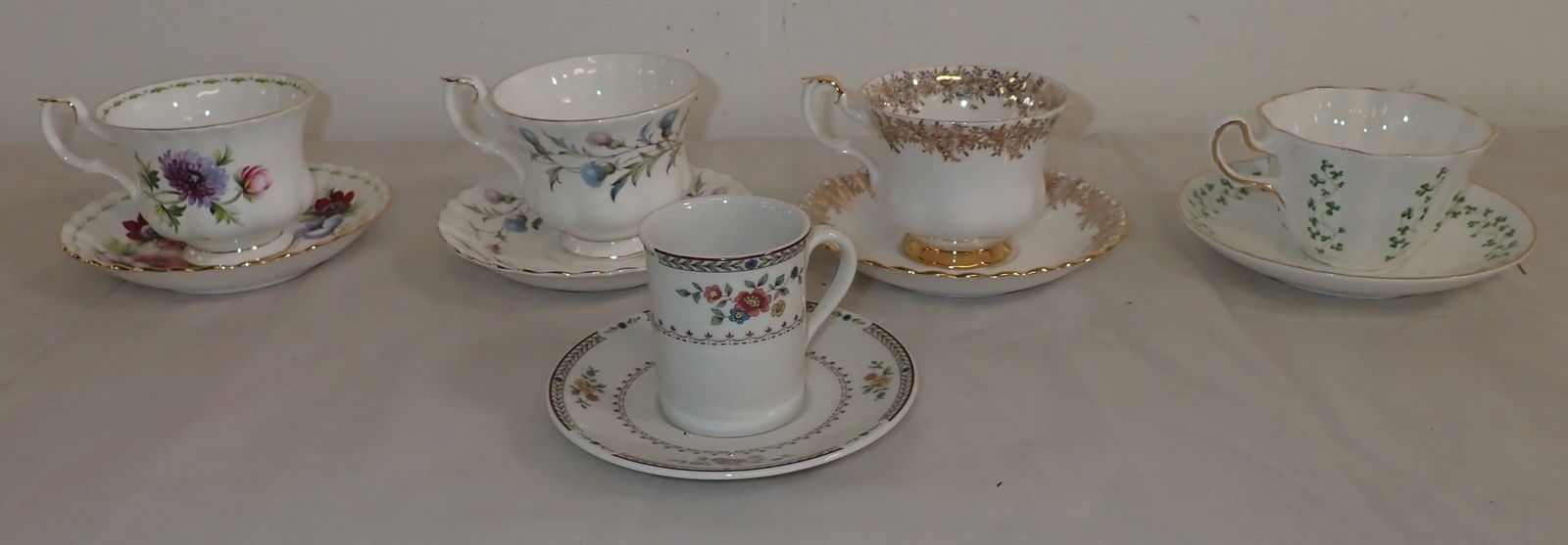 Kingwood , Royal Albert , & Misc Cups / Saucers (1 of 7)