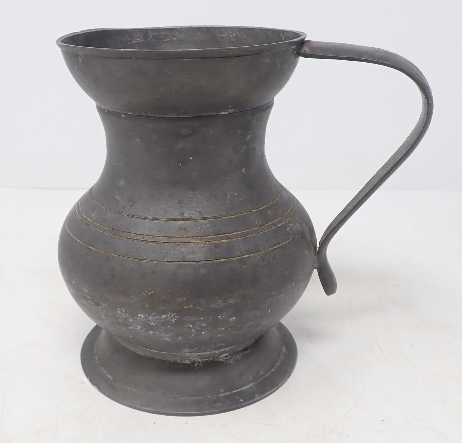 English Pewter Measure (1 of 4)