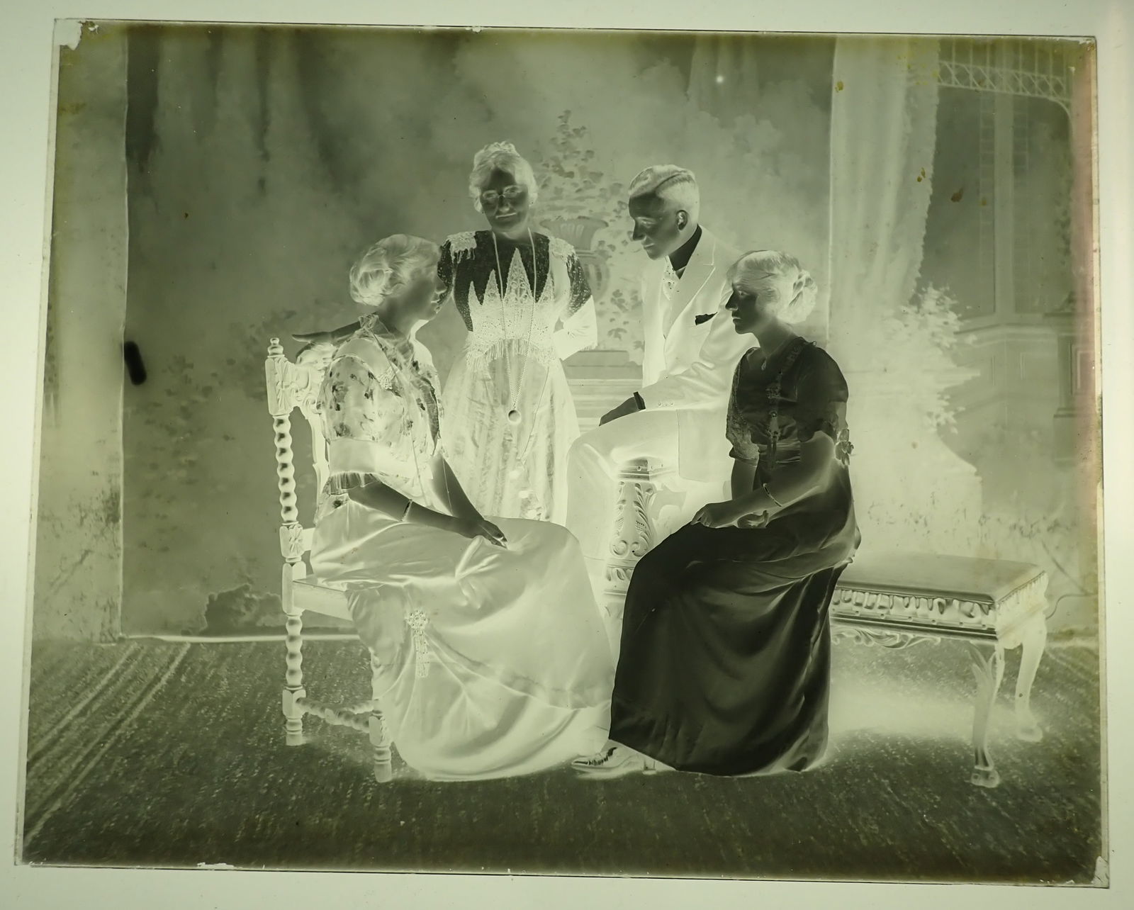 6 Family Glass Plate Negatives (1 of 4)