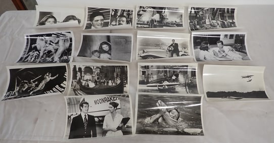 (14) 1979 United Artists Moonraker Lobby Cards