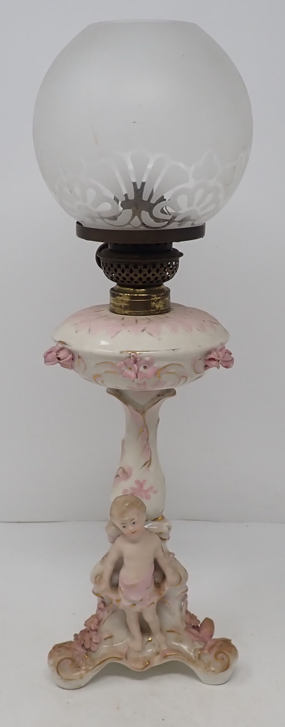 Rudolstadt Porcelain Oil Lamp: Apprx 15 1/4" tall. Shipping available