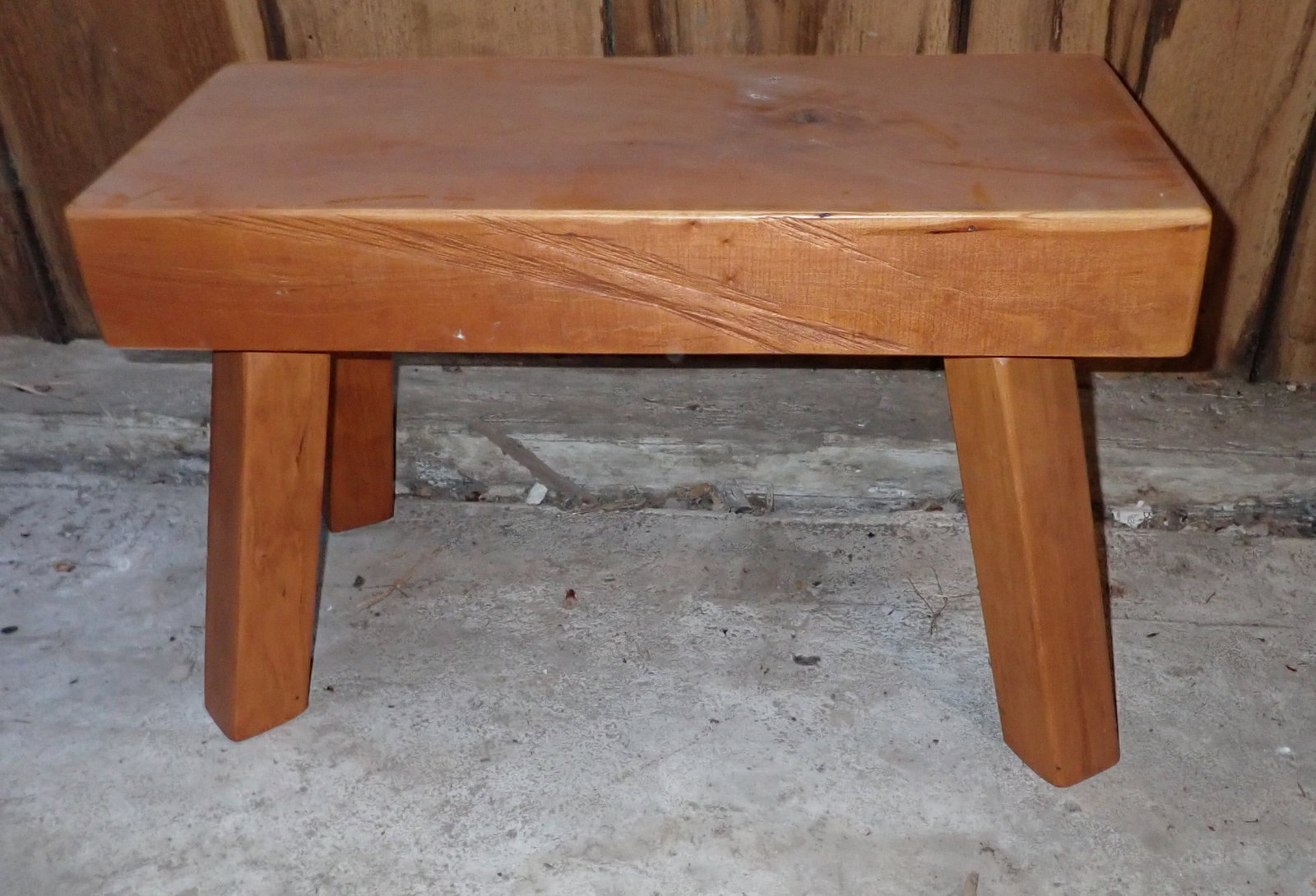 Plank Bench: Apprx 11 1/2" x 25 1/2" x 16" tall. Plank is approx 3 3/4" thick. No in house shipping.