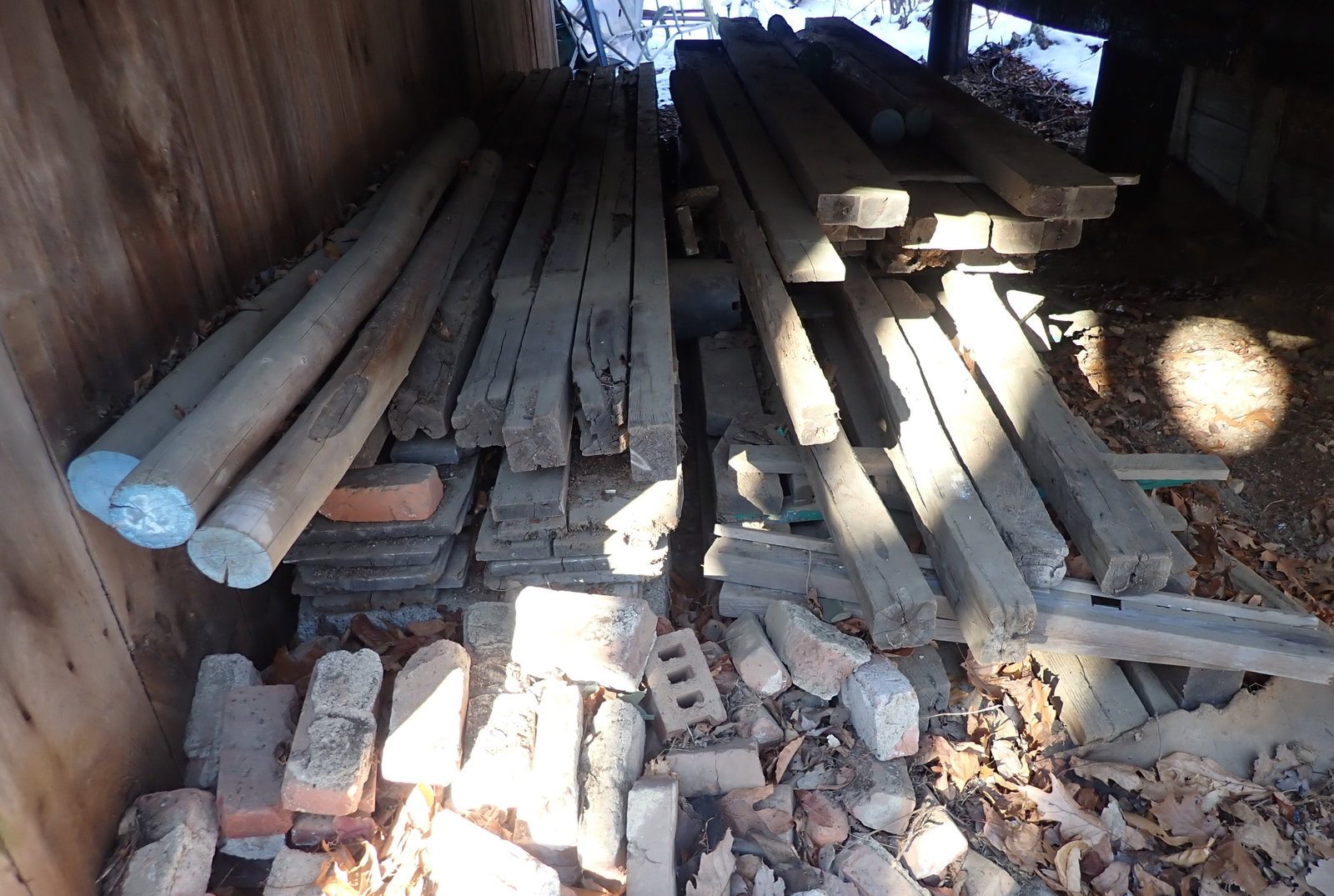 Mixed Lot of Lumber: Take what you want and leave the rest. No in house shipping !