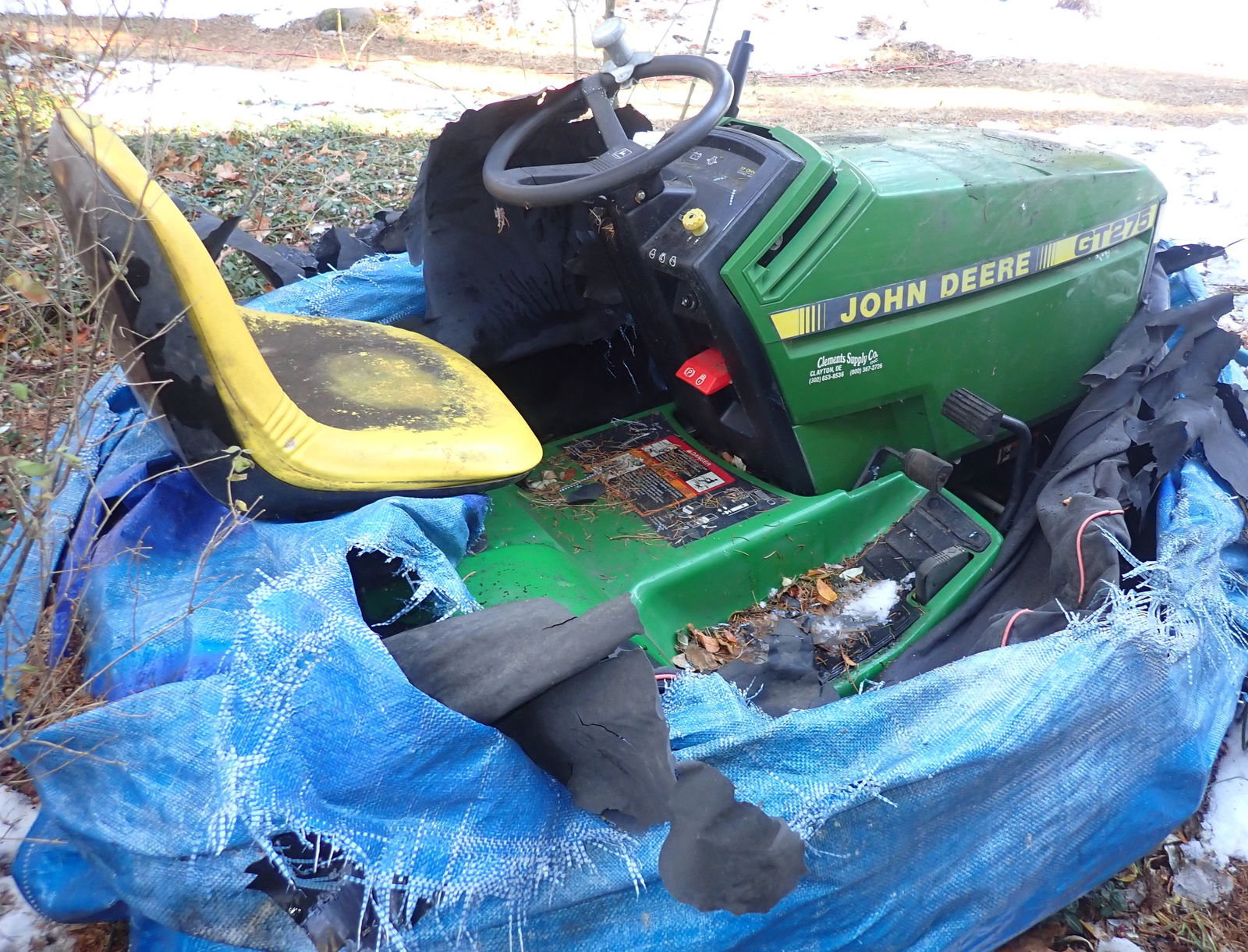 John Deere Riding Mower (1 of 3)