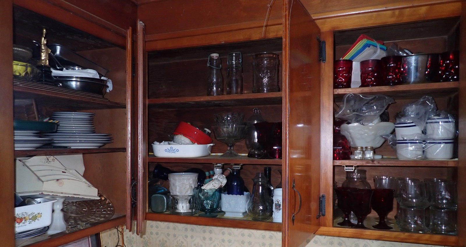 Contents of 3 Cabinets: Take what you want and leave the rest. No in house shipping !