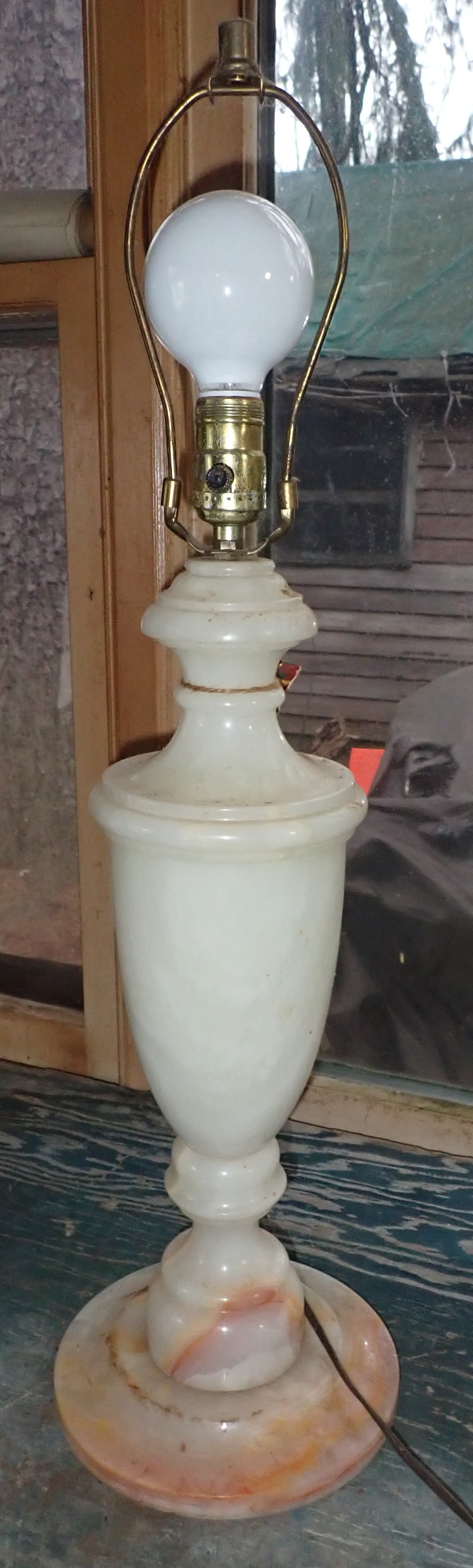 Alabaster Table Lamp: Approx 7 7/8" in diameter at base and 27 1/2" tall. No in house shipping !
