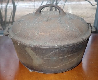 No. 8 Cast Iron Dutch Oven