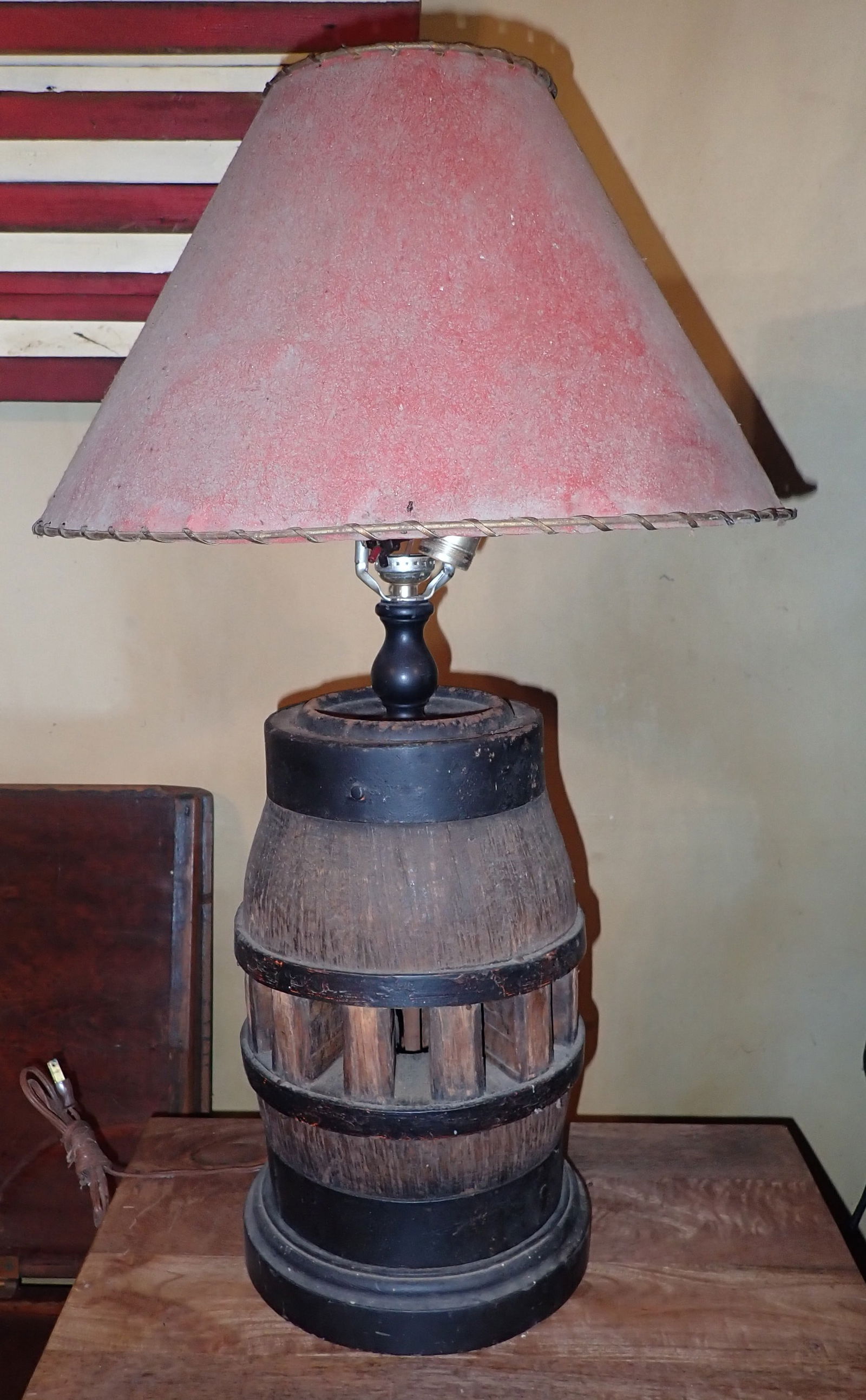 Wagon Hub Table Lamp (1 of 2)