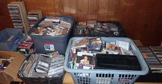 Large Lot o Country & Misc Cd's