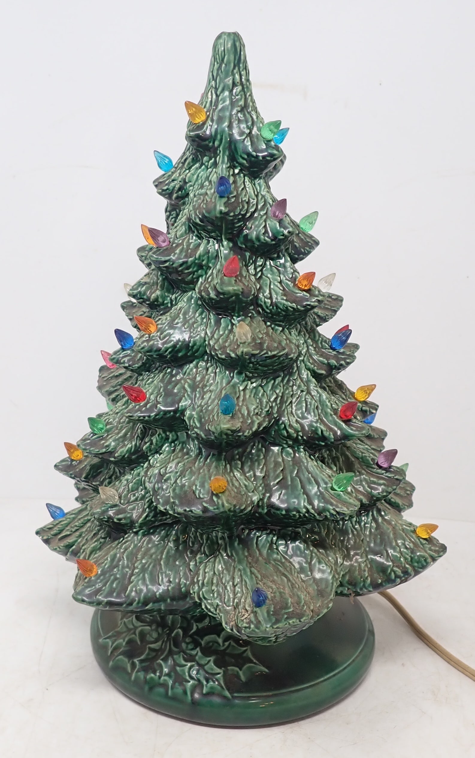 1981 Nowell's Mold Ceramic Christmas Tree: Approx 13 1/2" tall. Shipping available