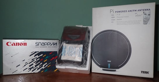 Canon Snappy S Camera & Terk AM/FM Antenna
