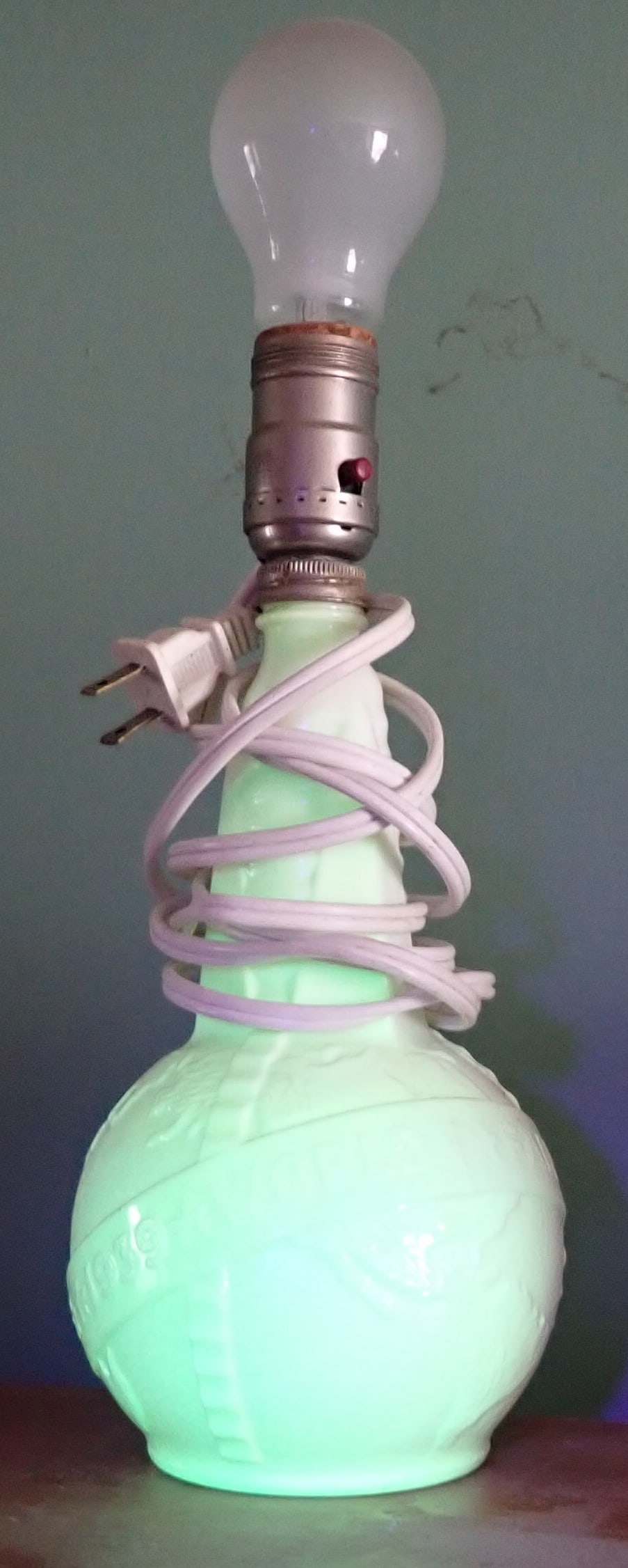 1939 World's Fair Uranium Glass Lamp (1 of 4)