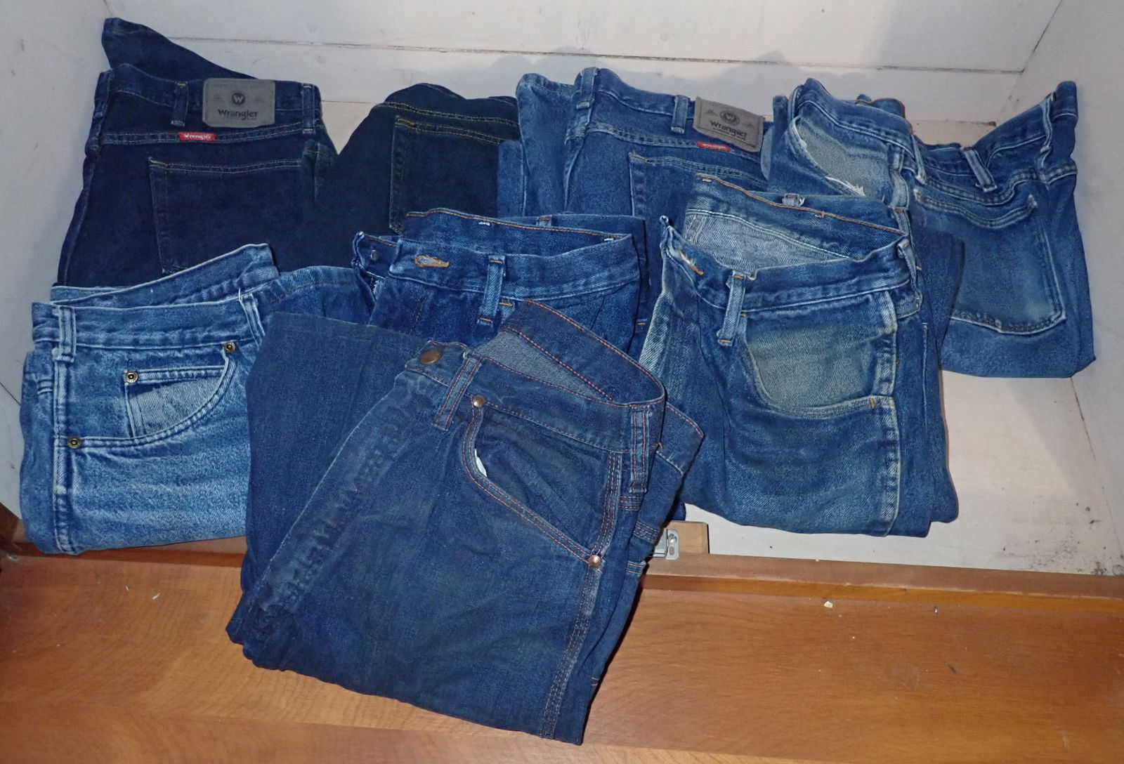 Rustler , Wrangler , Blue Bell , Osh Kosh Jeans: Looked at a couple pair and they were size 30 x 34 , 36 x 30 , 36 x32. Shipping available