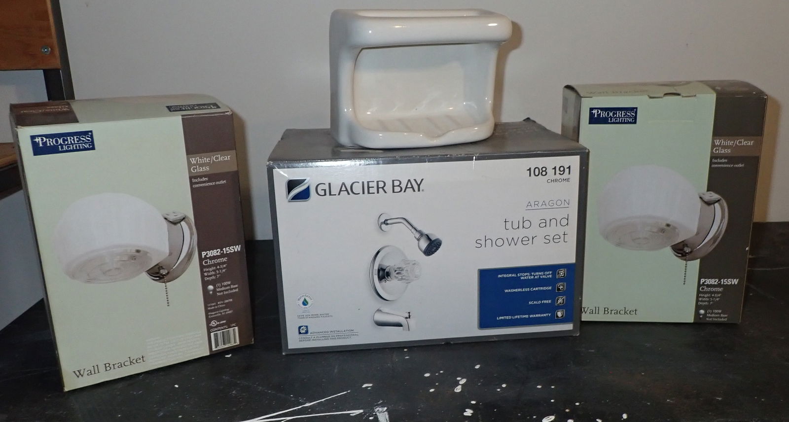 Glacier Bay Tub & Shower Set, Wall Lights , & Soap Dish (1 of 3)