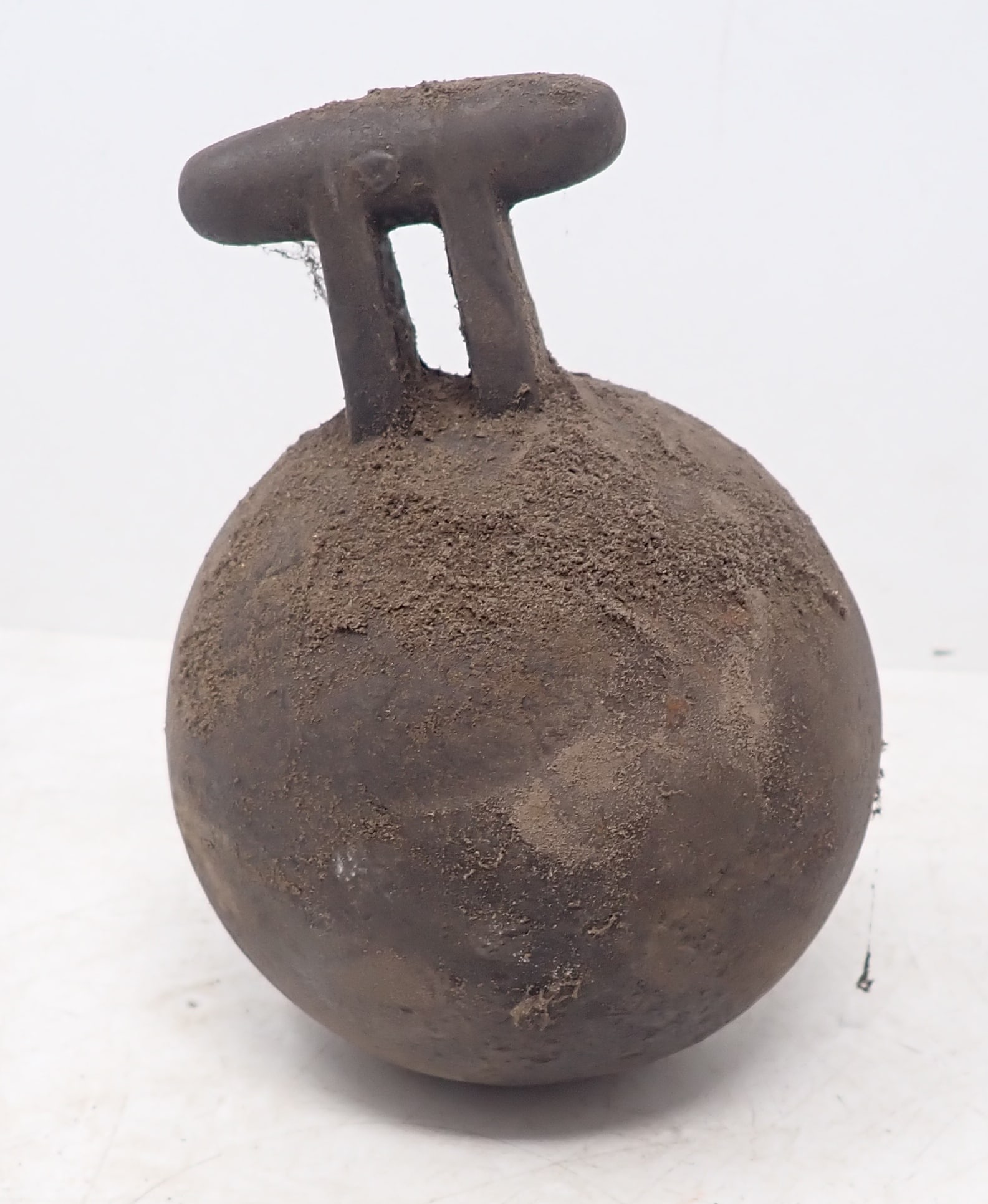 Cast Iron Ball Weight: Apprx 4 1/2" in diameter. Shipping available