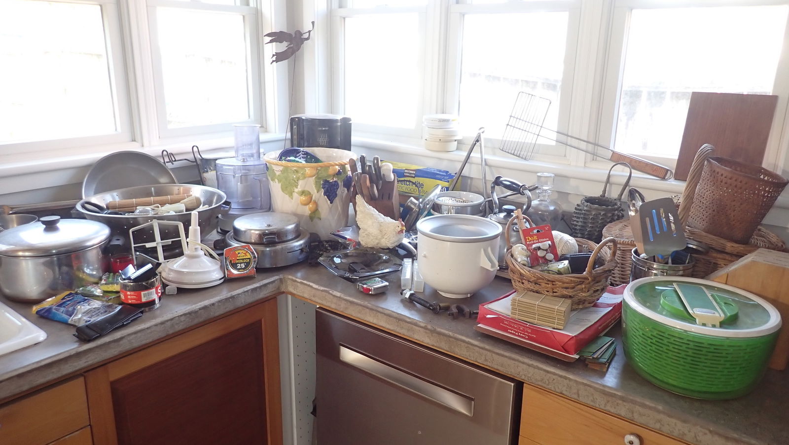 Kitchenware & Misc: Take what you want and leave the rest. No in house shipping !