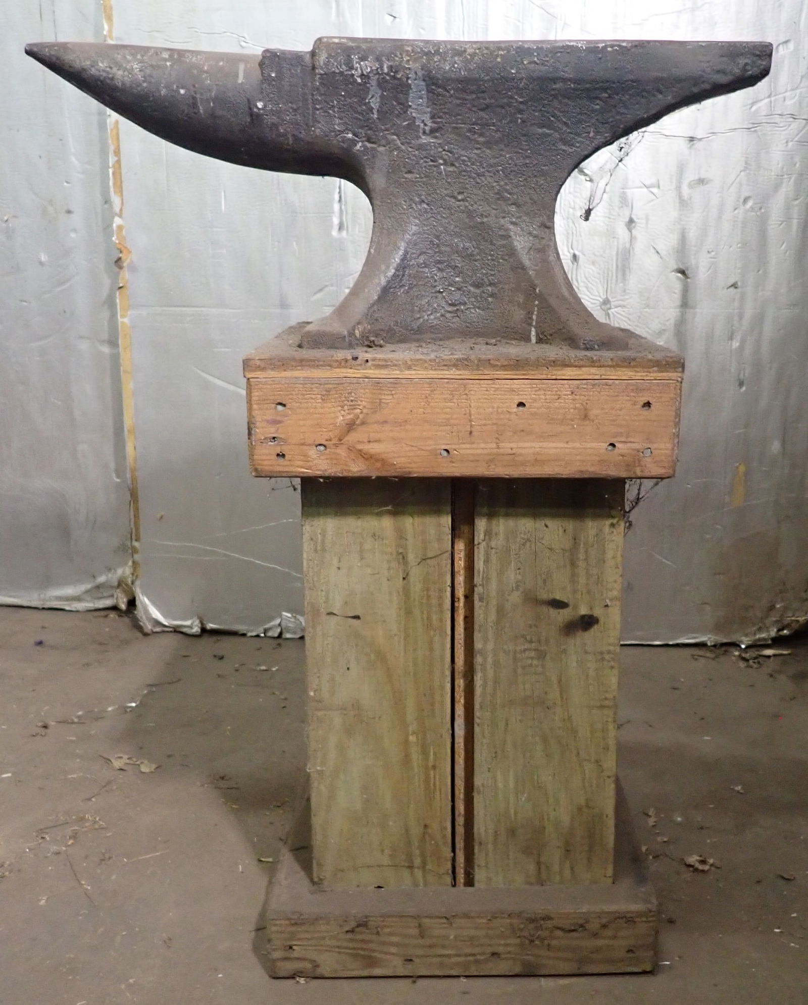 Anvil (1 of 9)