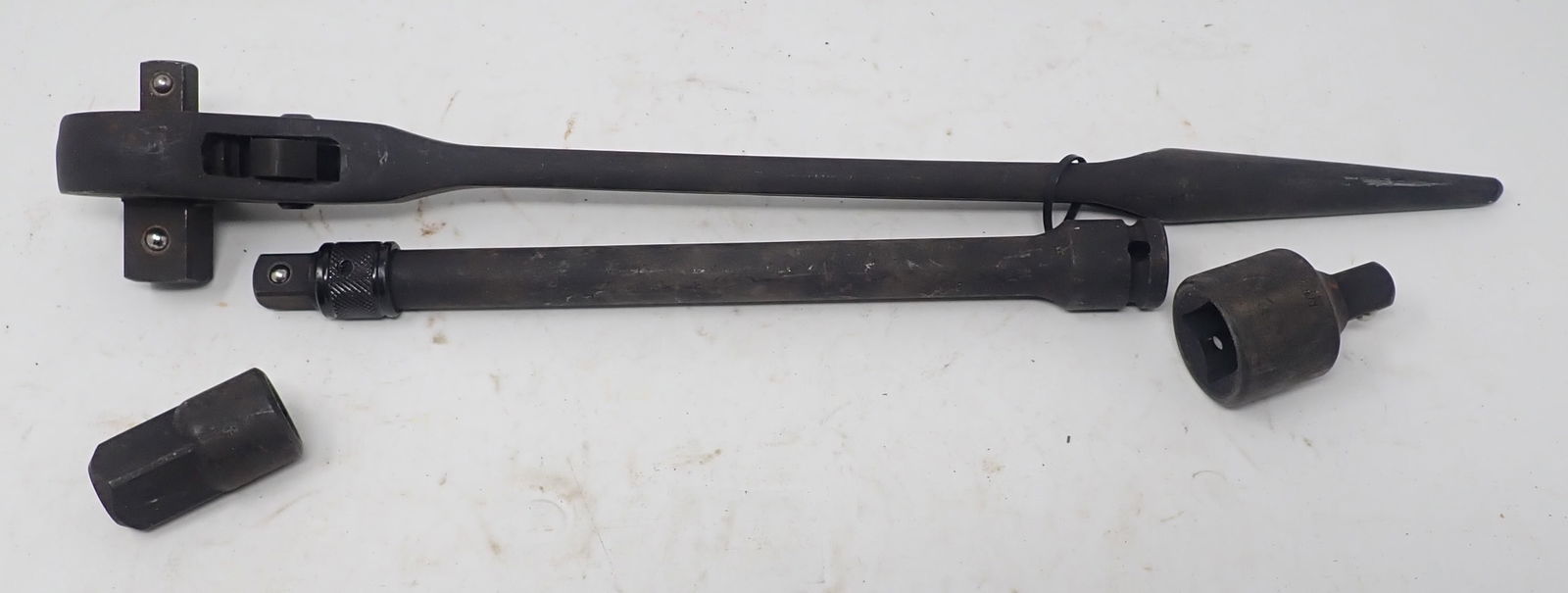 1/2" 3/4" Racheting Spud Wrench w/ Adapters & Extension (1 of 2)