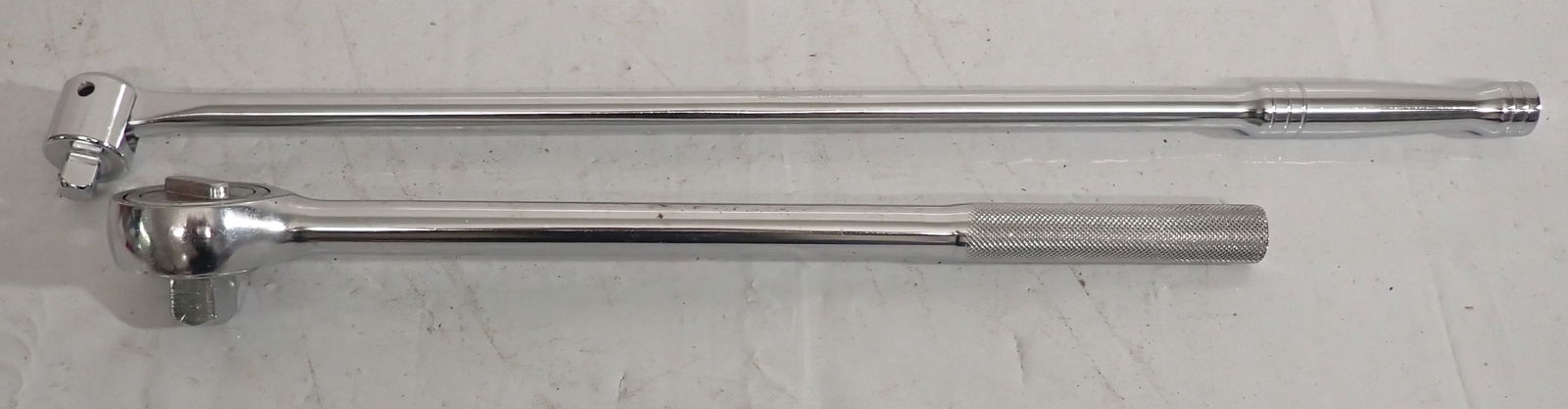 1/2" Breaker Bar & 3/4" Drive Rachet (1 of 2)