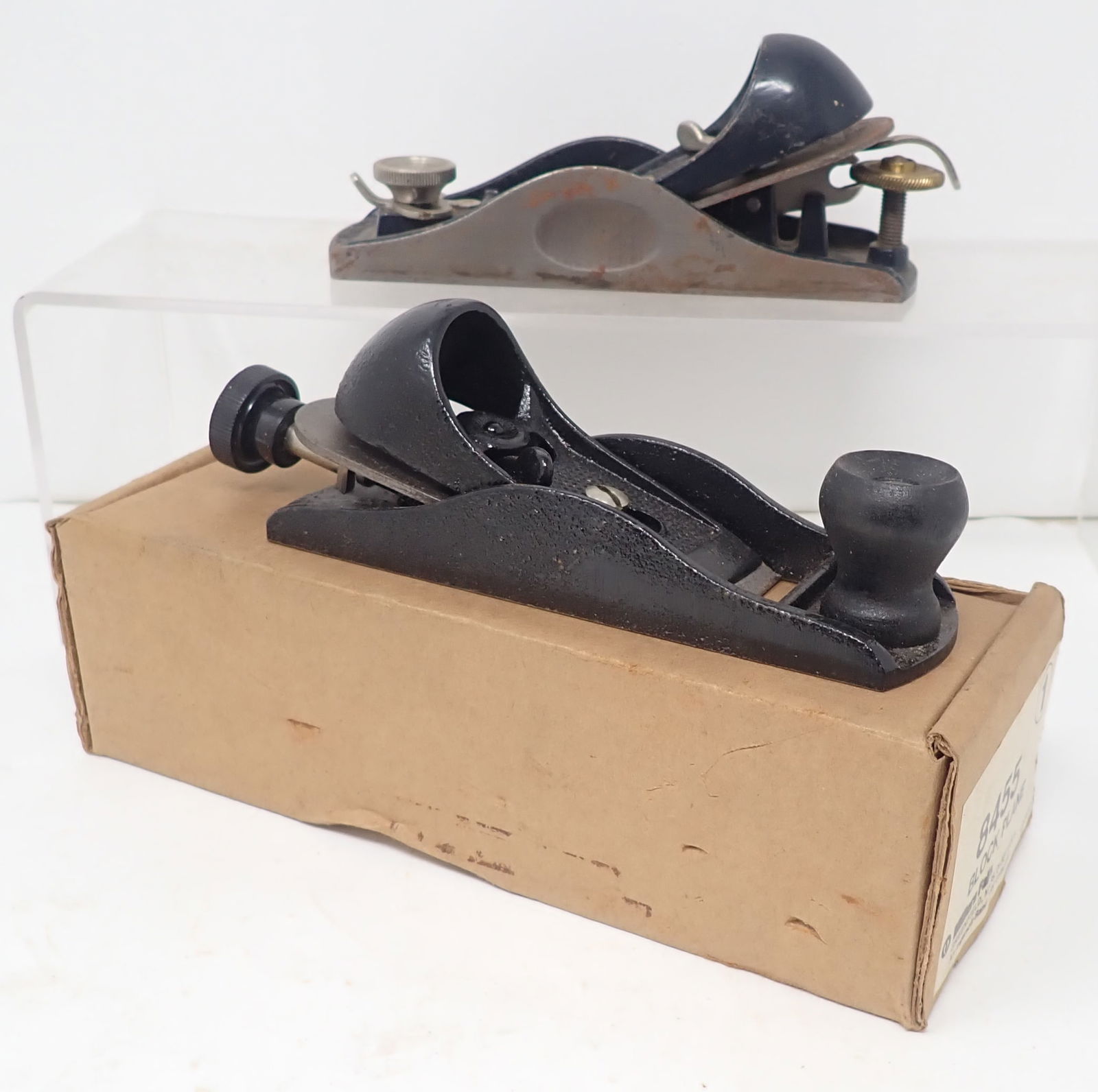 Millers Falls 8455 & Stanley 9 1/2 Block Planes (1 of 8)