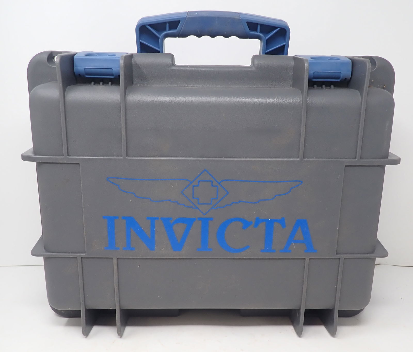 Invicta 8 Slot Watch Case (1 of 3)