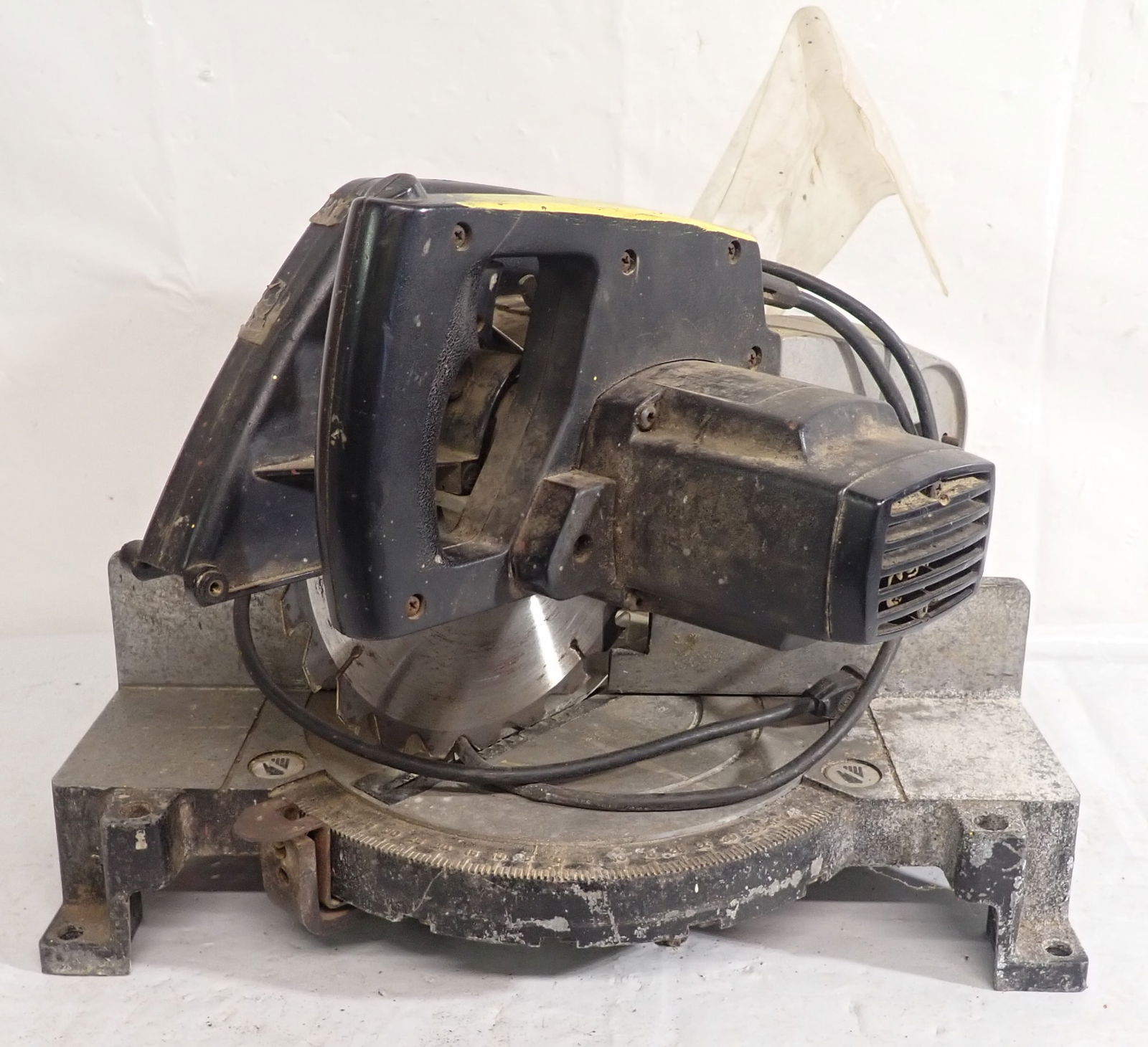 Black & Decker Power Miter Saw (1 of 2)