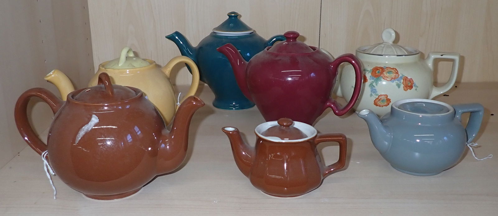 Teapots incl Hall & Lipton Tea (1 of 3)