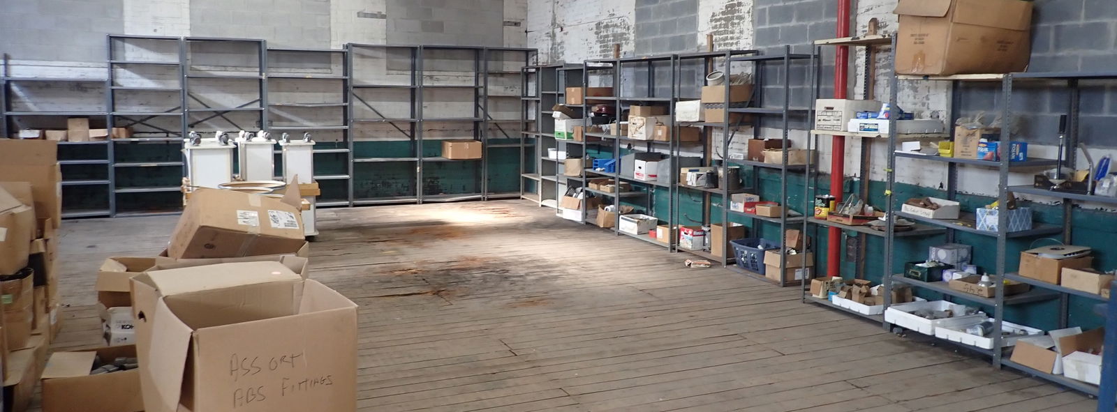 Shelving Units & Contents (1 of 19)