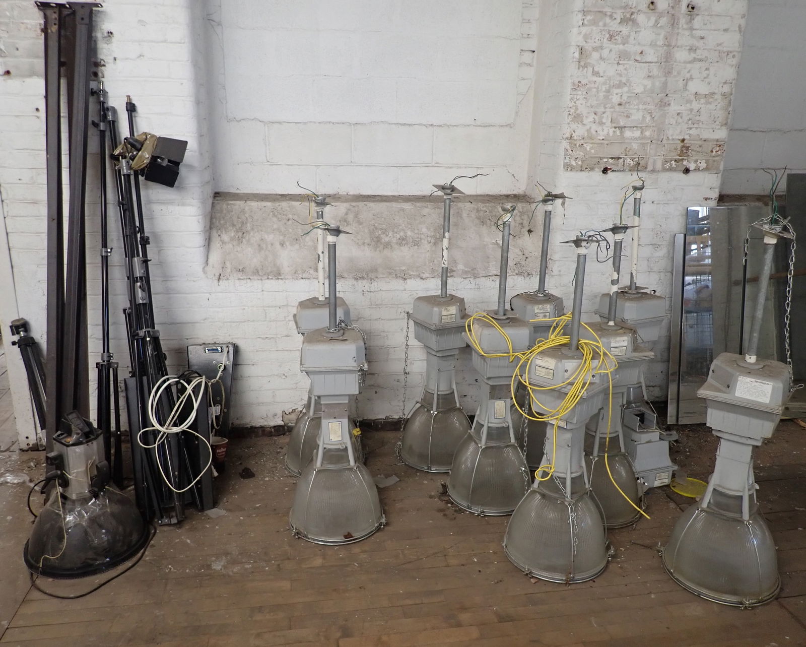 Industrial Lighting and Photo Lighting Supplies (1 of 4)