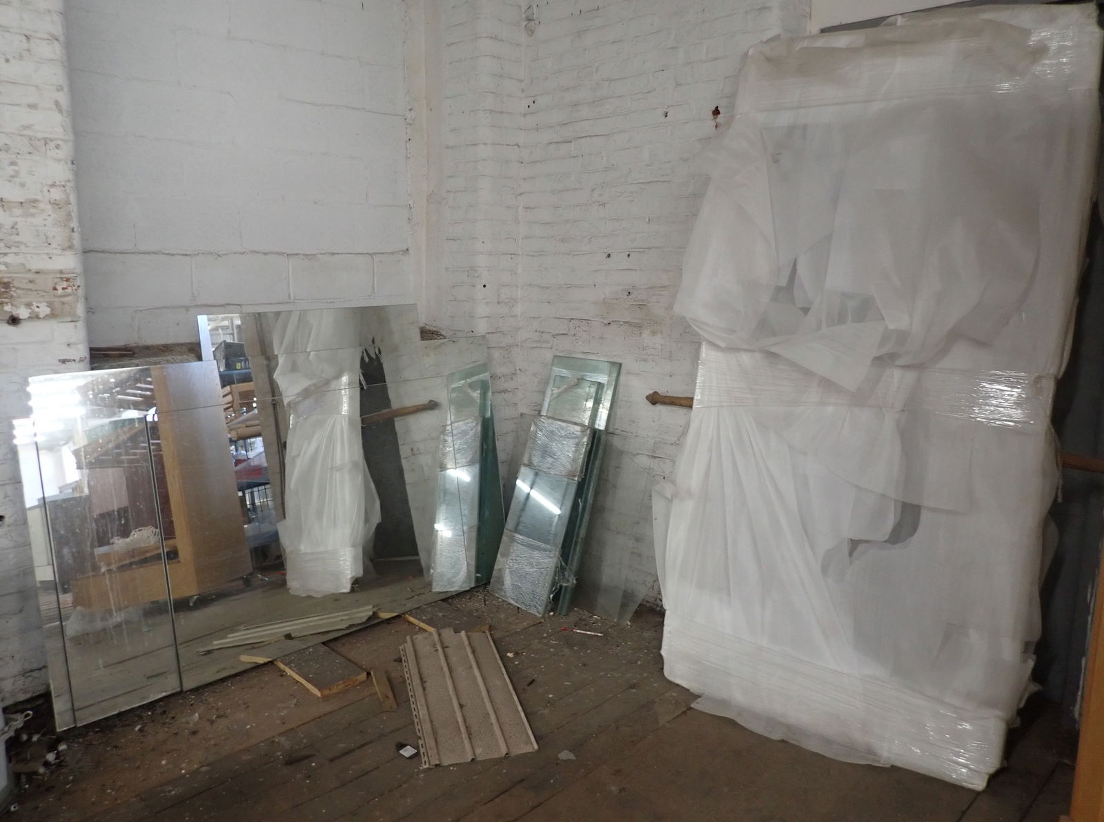 Mirrors, Glass Shelves , & Plexiglass (1 of 3)