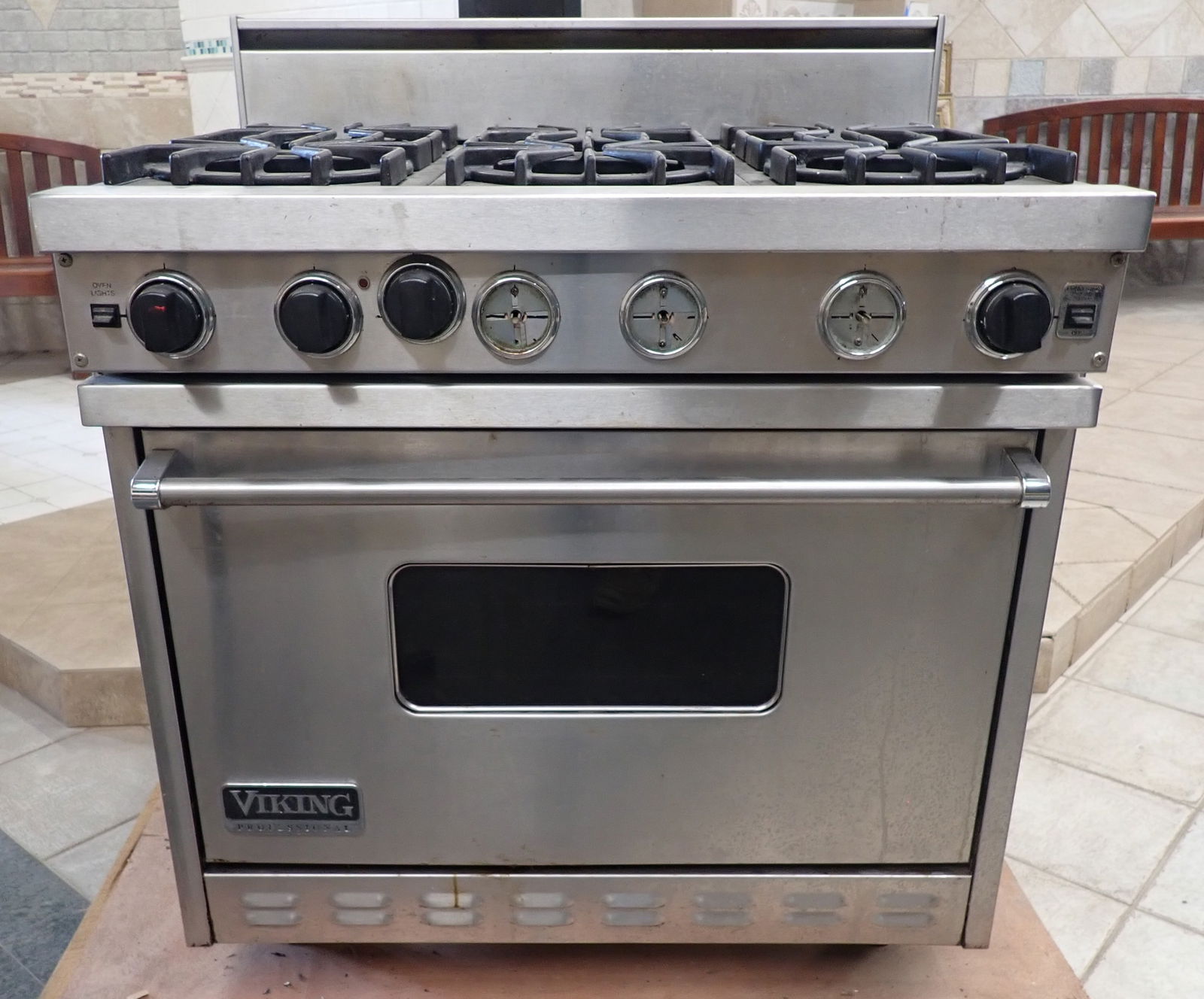 Viking Professional Gas Range / Oven (1 of 6)