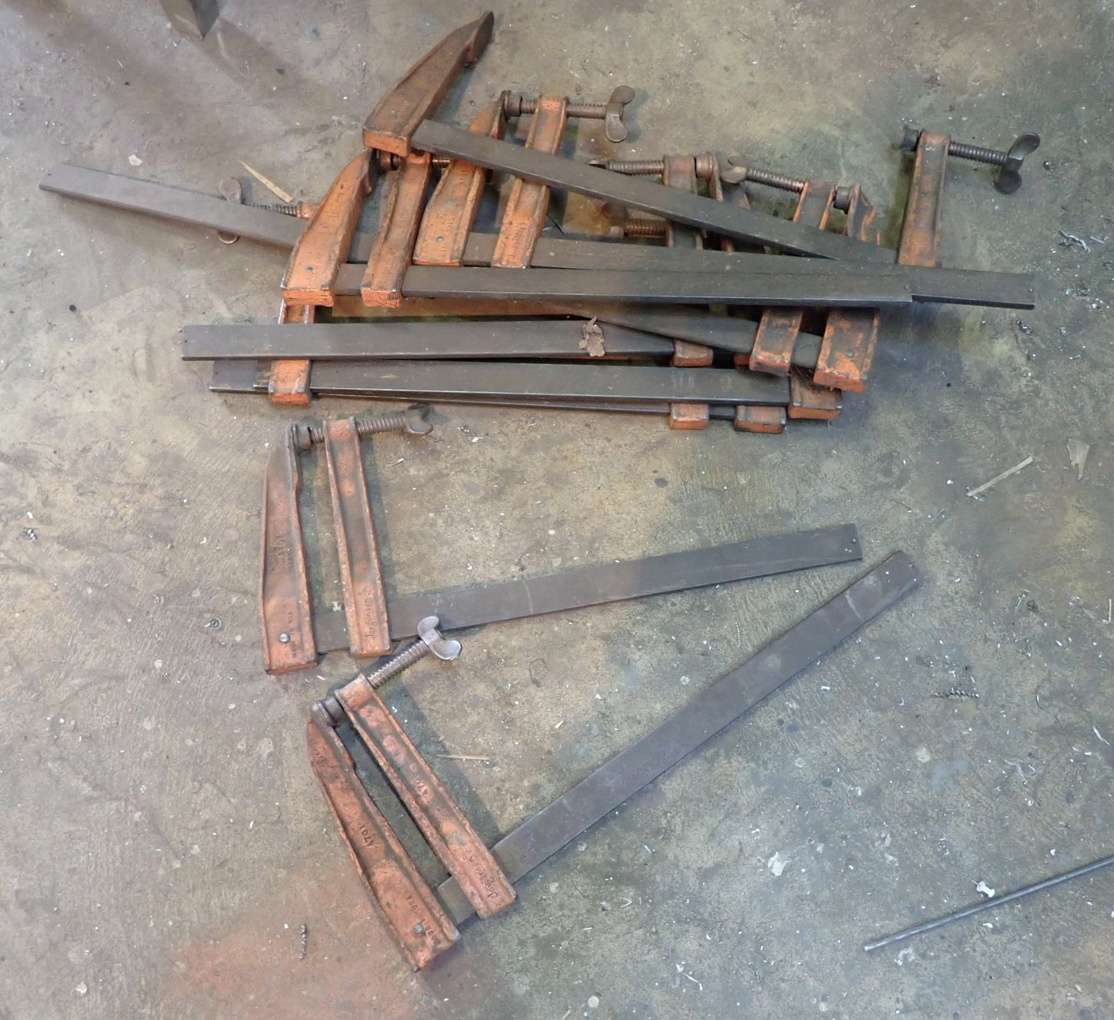Bar Clamps including Jorgensen: (8) are apprx 24" total length and (1) is 36 1/4". Most Marked Jorgensen. No in house shipping !