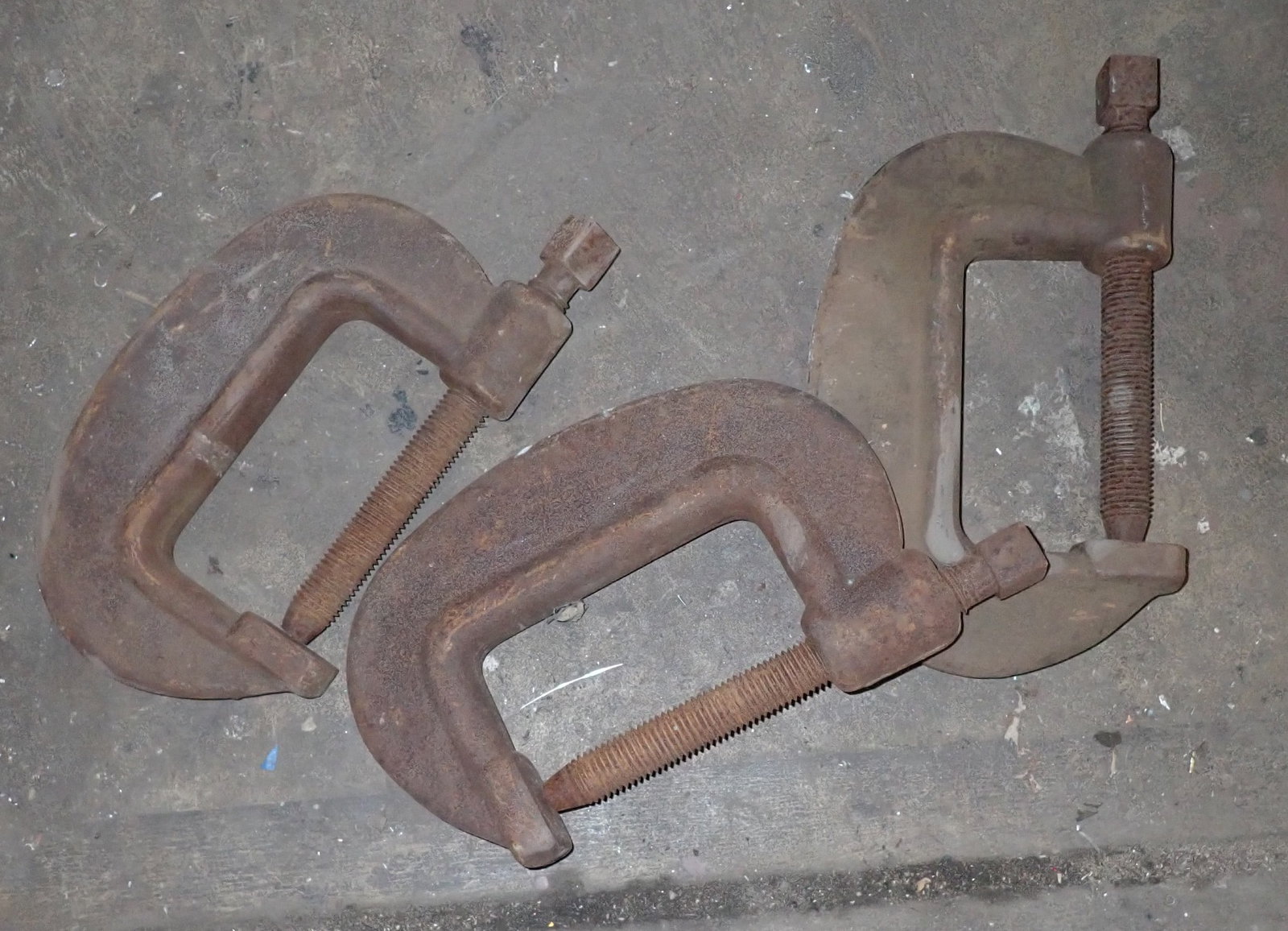 3 Armstrong 78-060 Beam Clamps: Approx 15" total length. No in house shipping