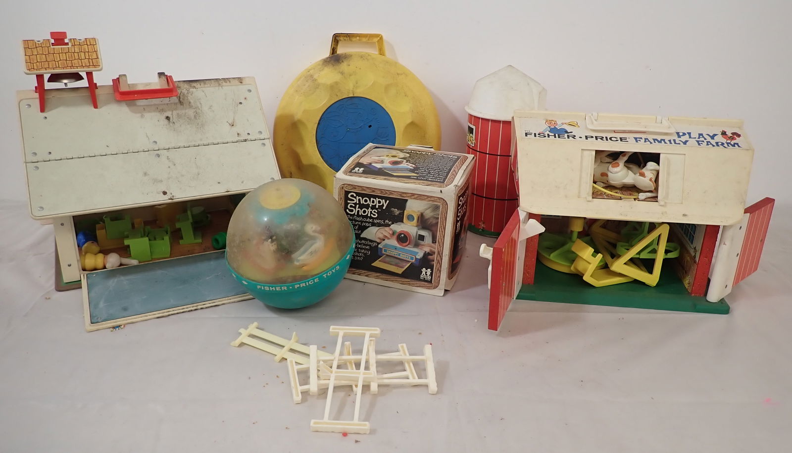 Fisher Price & Mattel Toys (1 of 4)