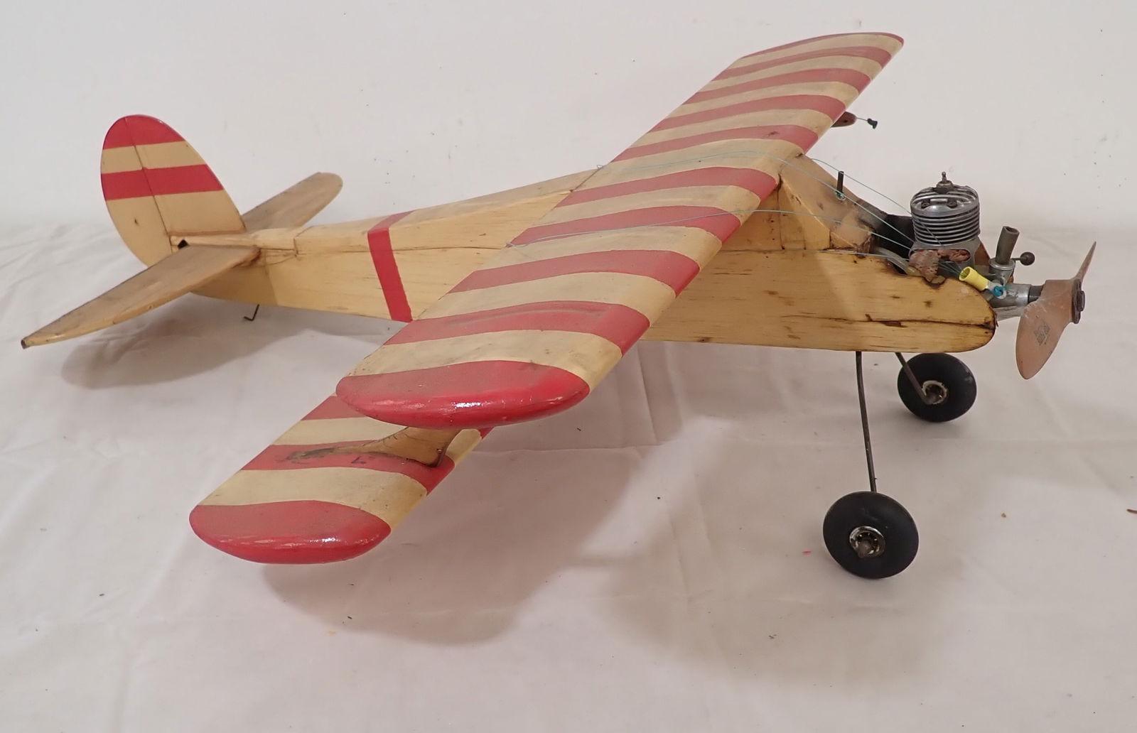 Tether Airplane w/ McCoy Gas Engine: Approx 22 1/2" wide and 27" long. No in house shipping !