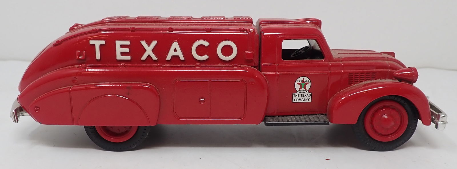 Ertl Texaco 39 Dodge Airflow Bank: Apprx 8 1/2" long. Shipping available