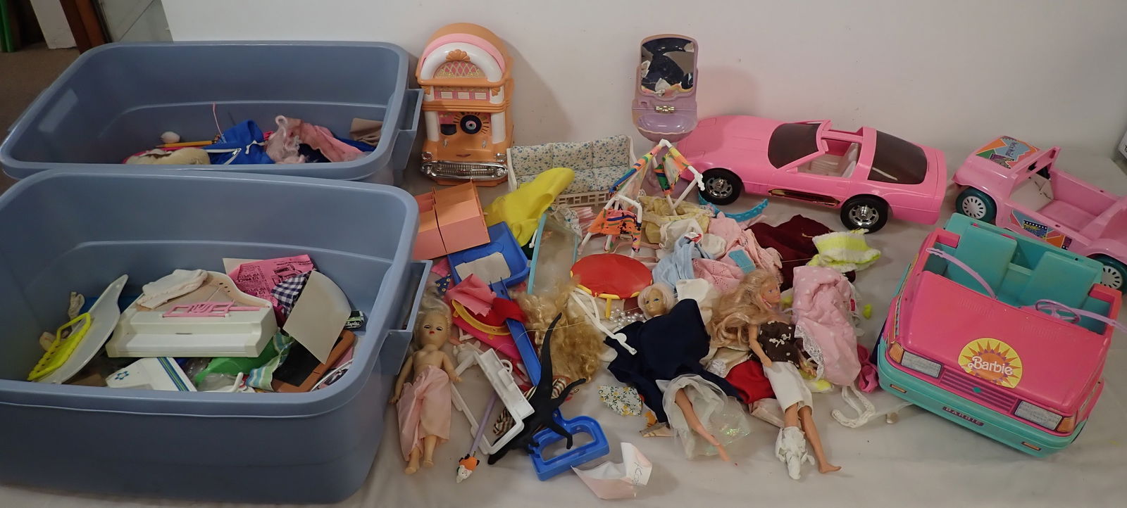 Doll Clothes, Accessories, Gay Toys Corvette: Must take all ! No in house shipping !