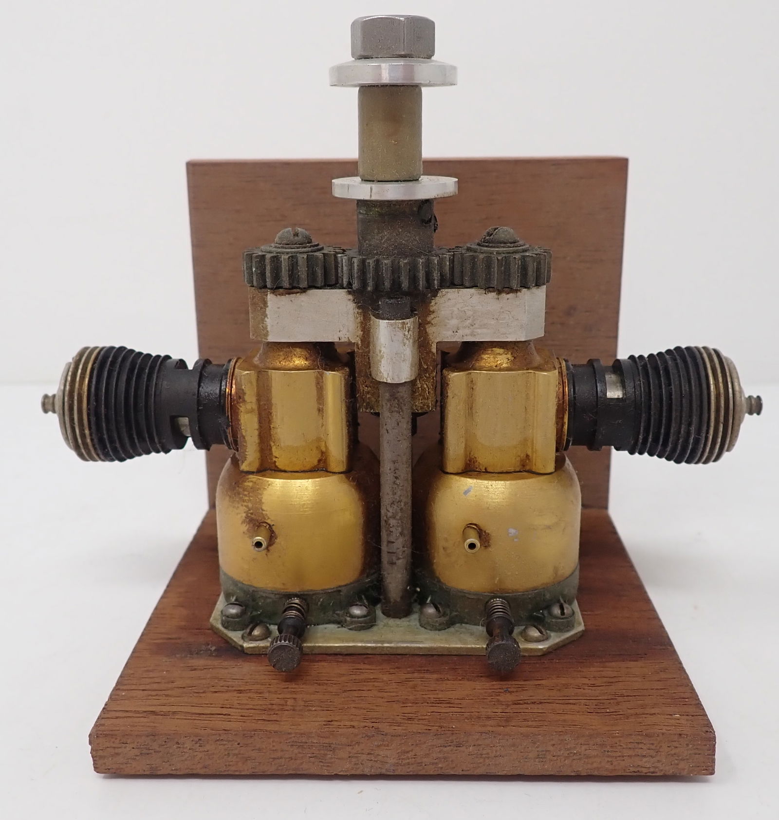 2 Cylinder Model Engine: Shipping available