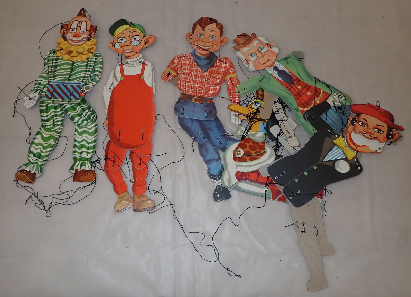 Cardboard Marionettes incl Howdy Doody (1 of 3)