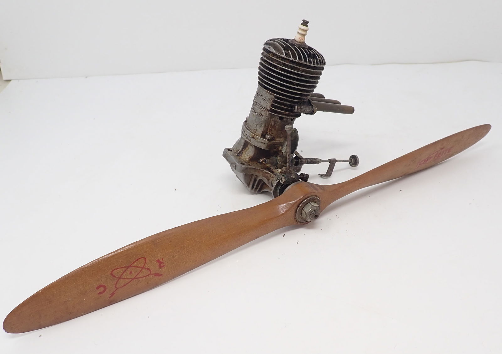 Super Cyclone Model Airplane Gas Engine: Prop is apprx 14" long. Shipping available