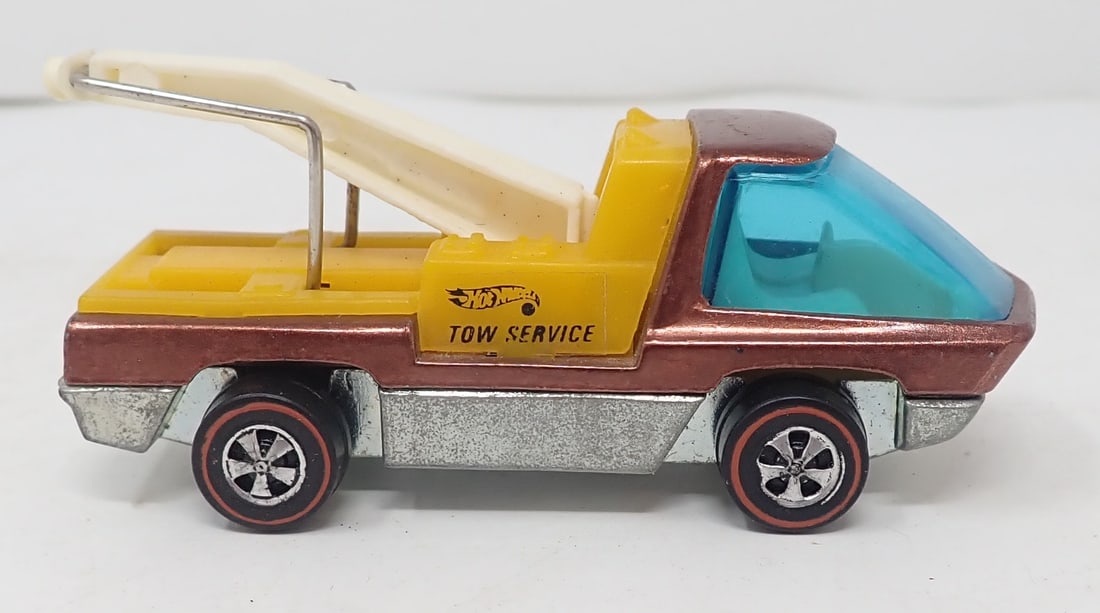 1969 Hot Wheels Redline Heavyweights Tow Truck: Shipping available
