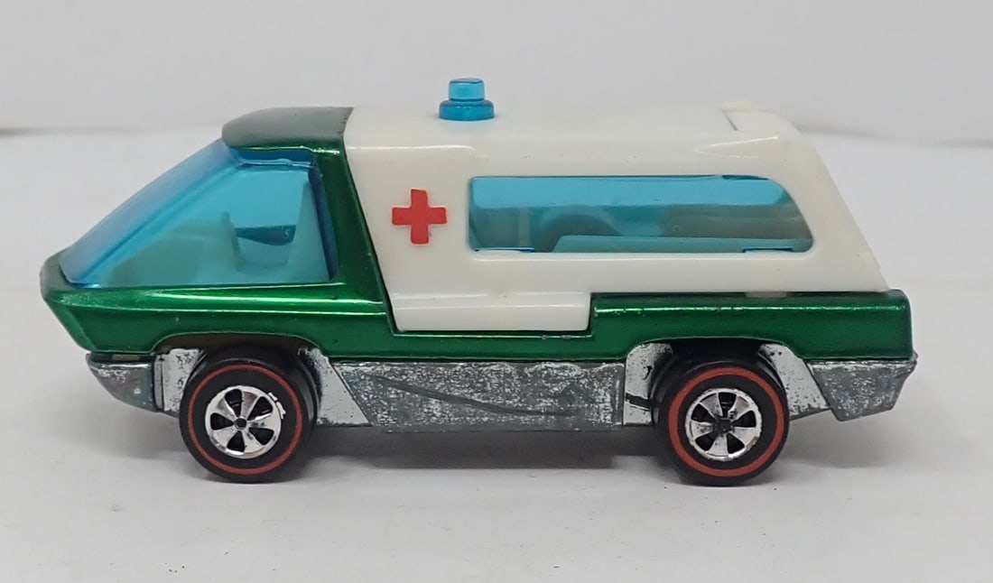 1969 Hot Wheels Redline Heavyweights Ambulance: Shipping available